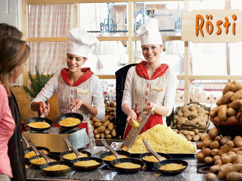 Готель Landzeit Restaurant Voralpenkreuz Заттледт Екстер'єр фото