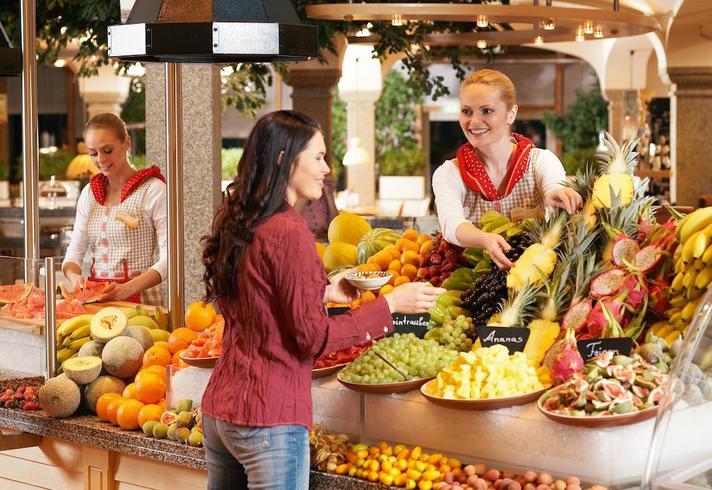 Готель Landzeit Restaurant Voralpenkreuz Заттледт Екстер'єр фото